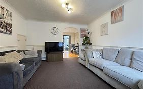 Clove, House With 3Br, 1 Extra Room, 3 Free Parking Spaces, Wifi And Garden