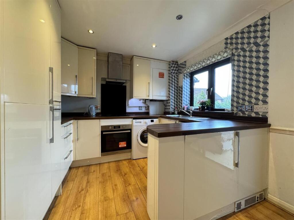 Clove, 3-4 Bed House With Garden, Free Parking, Sleeps 9 In Grays & Chafford Hundred Stifford Exterior photo
